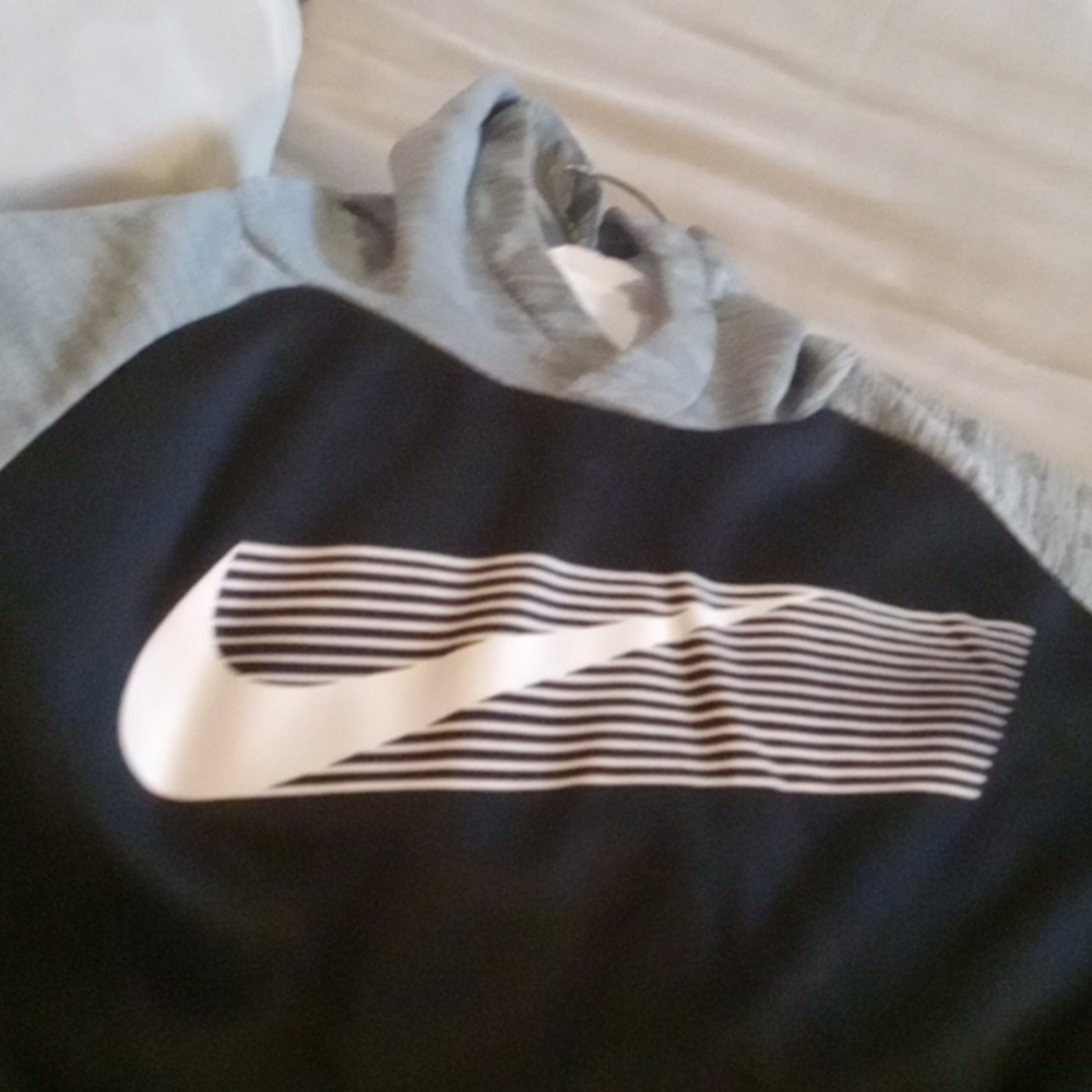 Nike Pullover - image 3